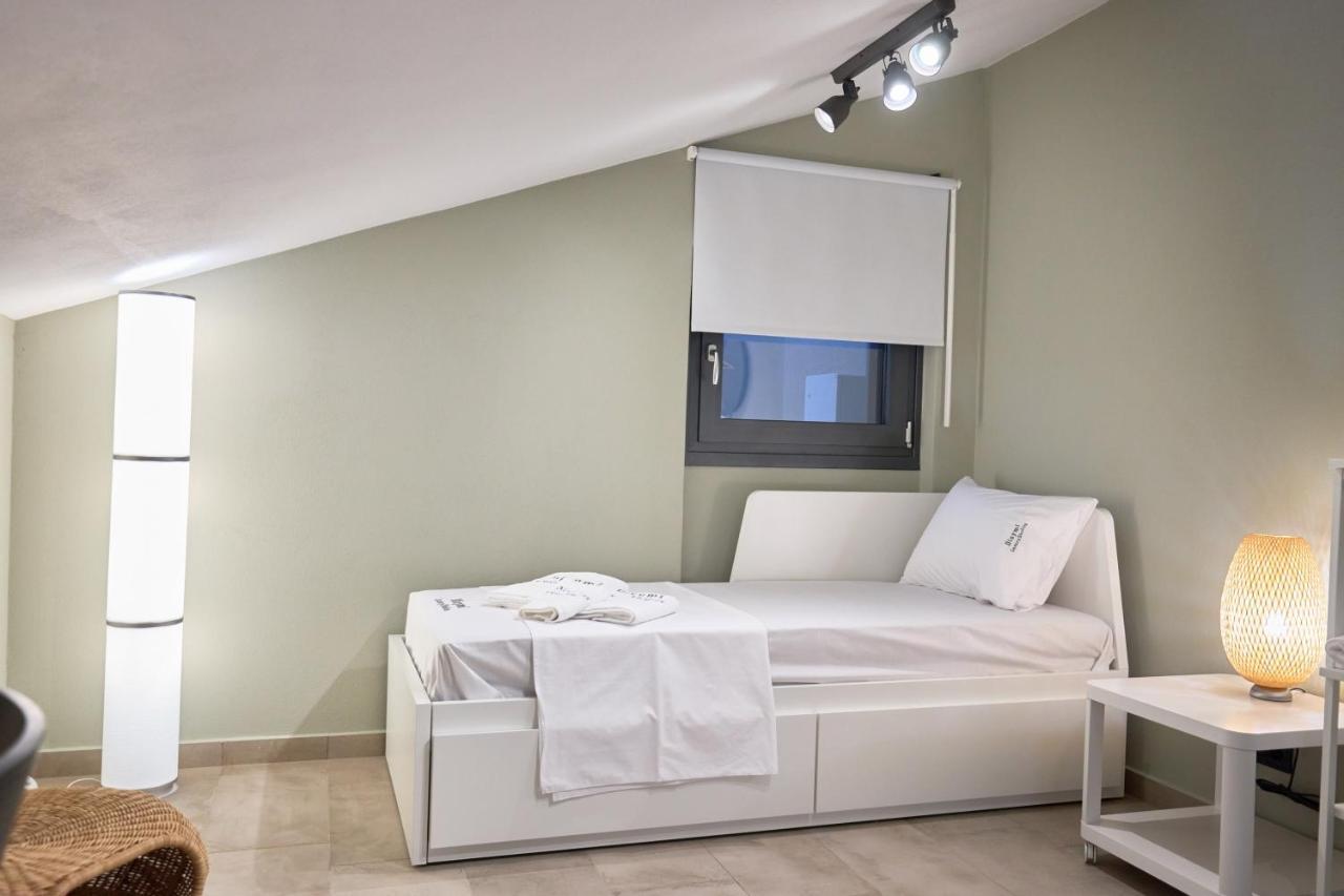 Oisymi Luxury Studios Néa Péramos Εξωτερικό φωτογραφία