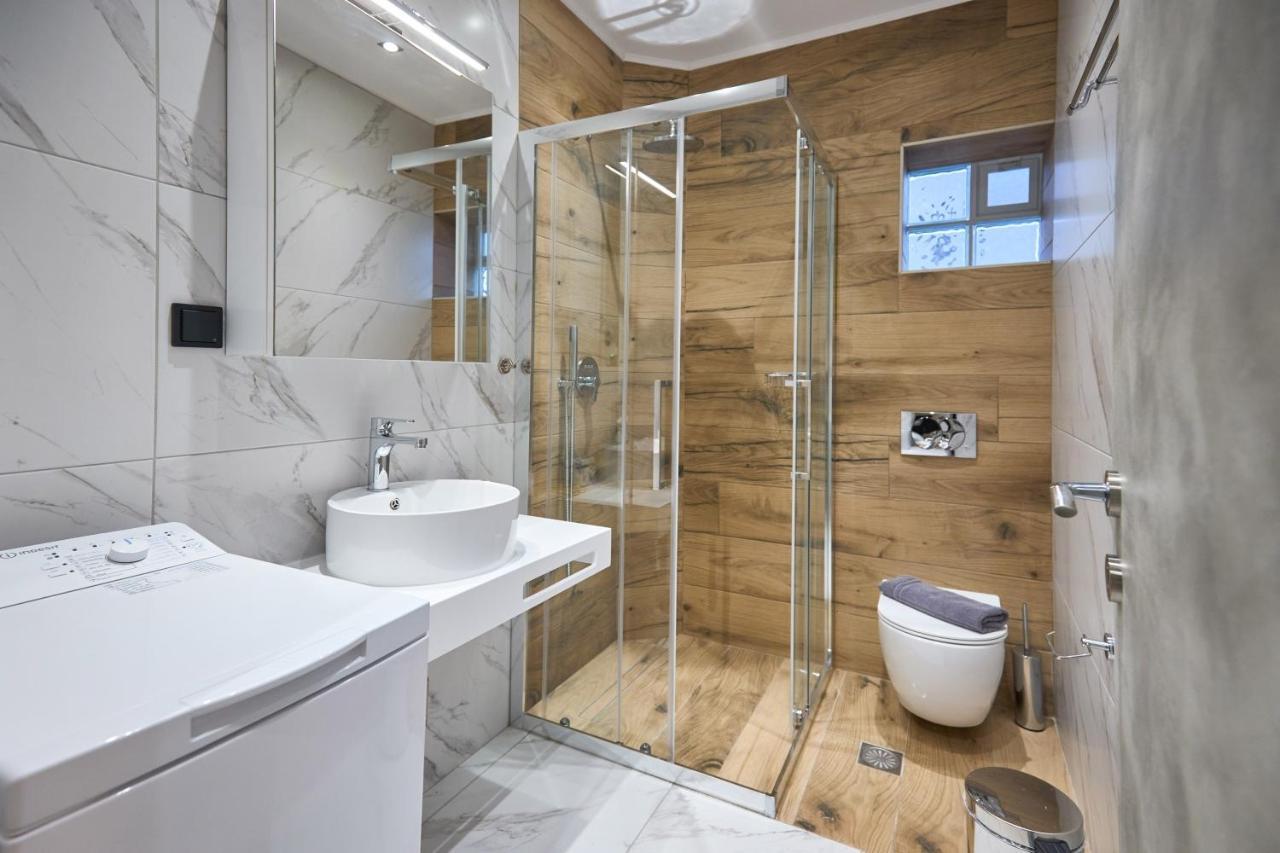 Oisymi Luxury Studios Néa Péramos Εξωτερικό φωτογραφία