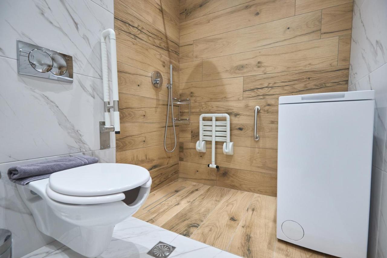 Oisymi Luxury Studios Néa Péramos Εξωτερικό φωτογραφία