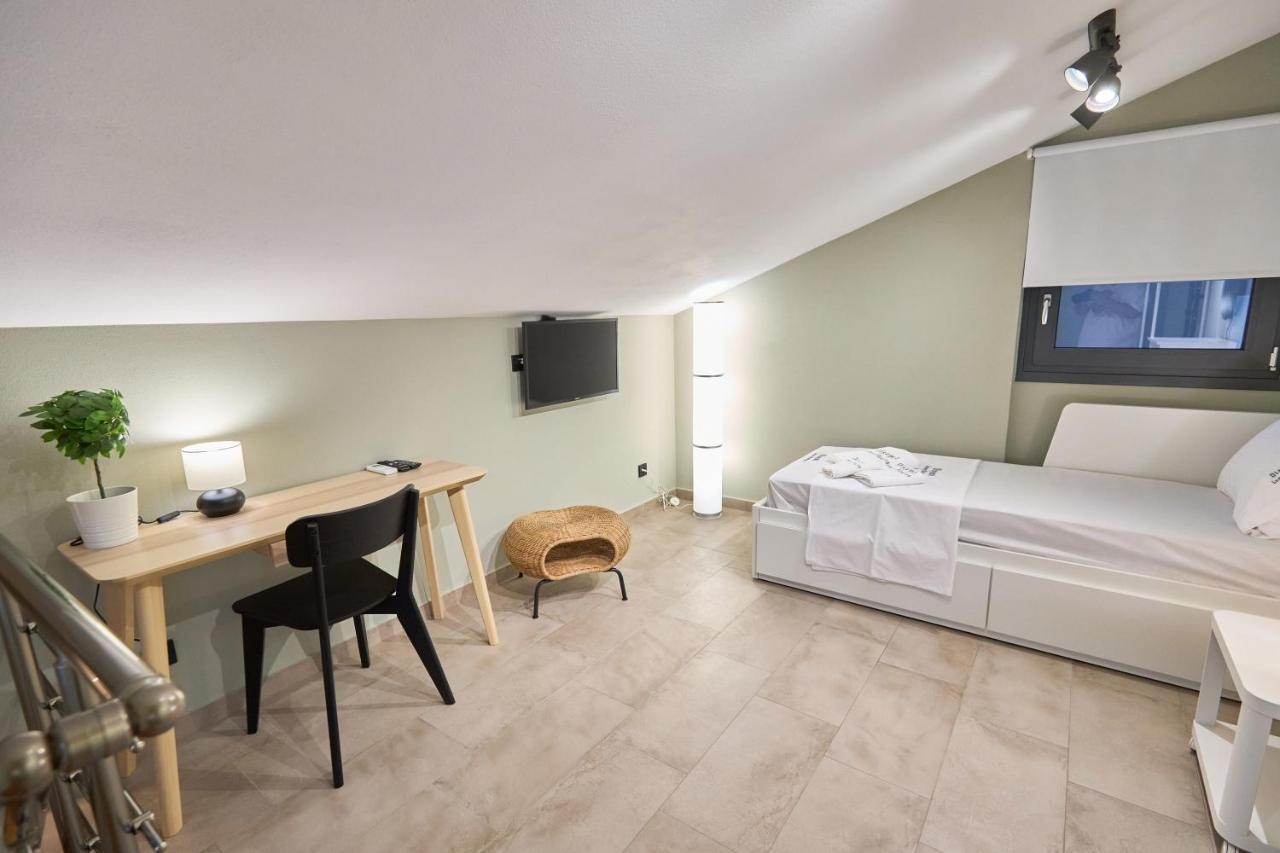 Oisymi Luxury Studios Néa Péramos Εξωτερικό φωτογραφία